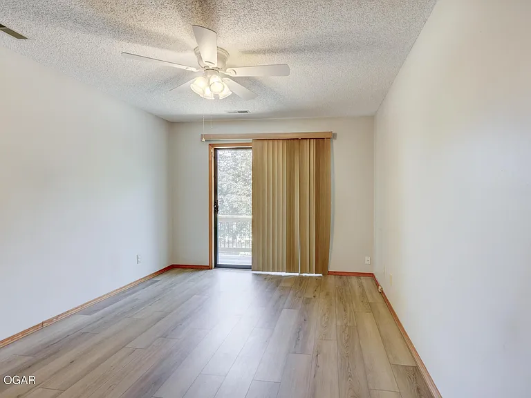 416 W Spring St #1 — Photo 14