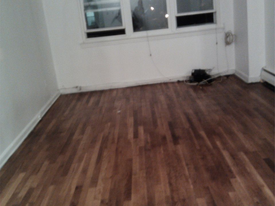 1st image of 933 E 217th St