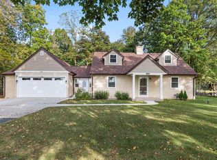 8621 Halverson Rd, Waterford, WI 53185