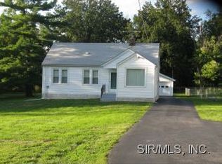1008 W Delmar Ave, Godfrey, IL 62035