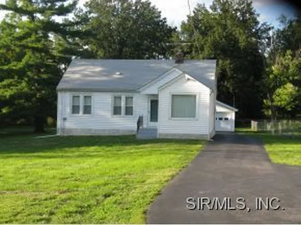 1008 W Delmar Ave, Godfrey, IL 62035