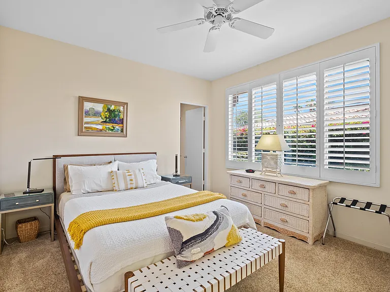 461 Desert Holly Dr — Photo 16