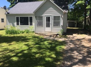 206 S East St, Cheboygan, MI 49721