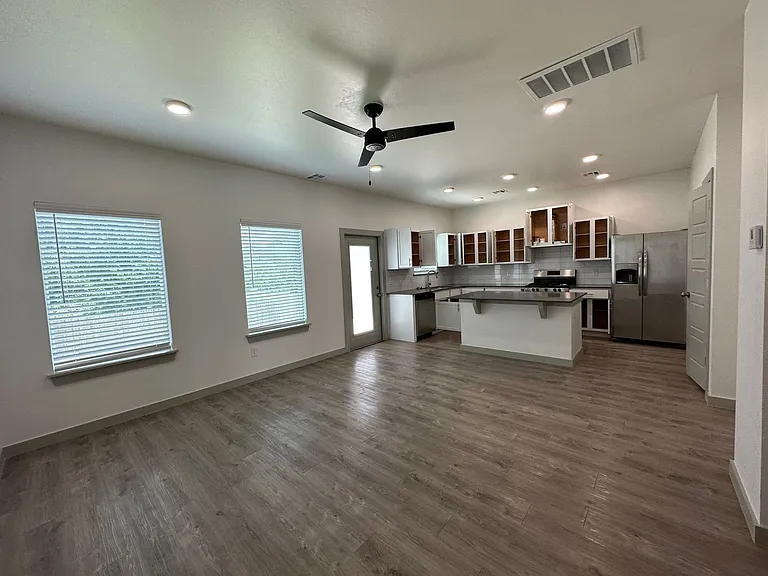 13508 Vinita Dr — Photo 30