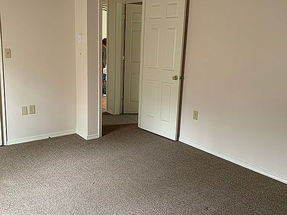Master Bedroom pic #2