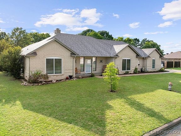 2nd image of 1507 Southern Hills Dr