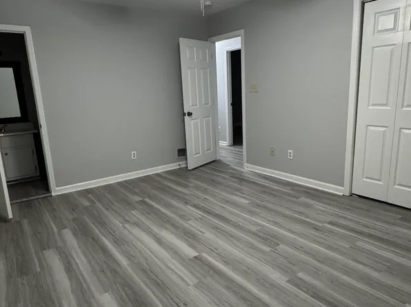 888 Fountainhead Ct, Stone Mountain, GA 30083