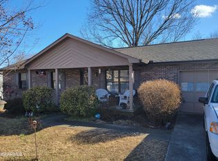 805 Smoke Creek Rd, Knoxville, TN 37934