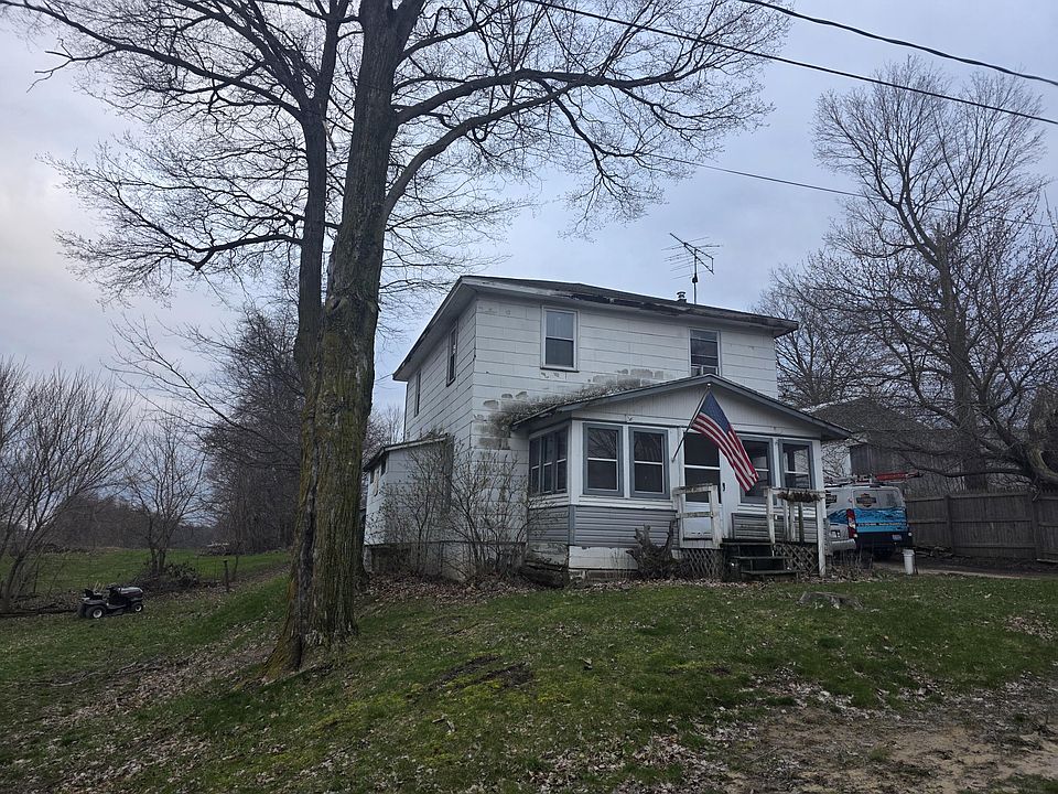 1st image of 994 124th Ave