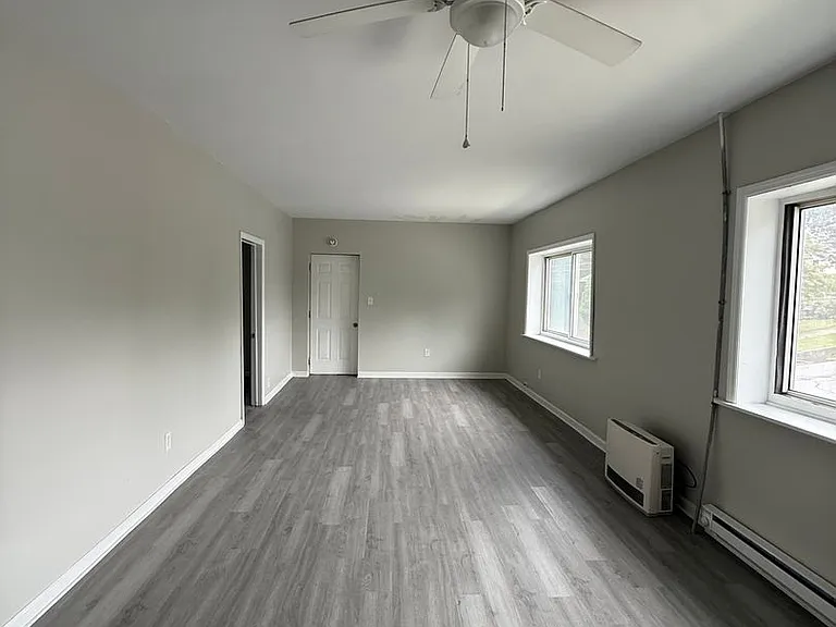 1201 Stafford Ave — Photo 6