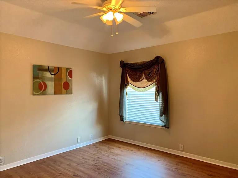 11218 Timbertree Ln — Photo 29