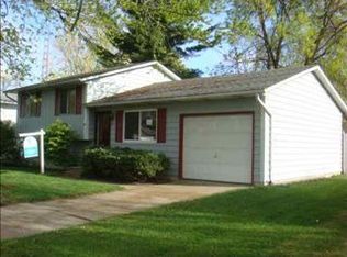 2944 Providence Dr, Mishawaka, IN 46544
