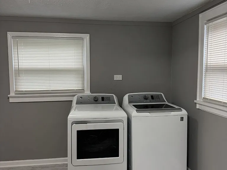 390 Cole Ave — Photo 11