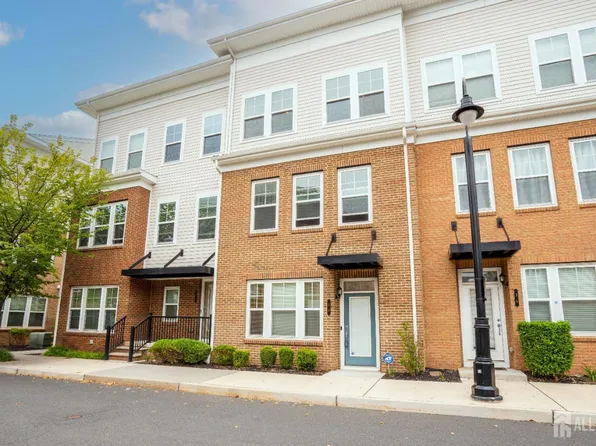 34 Bond St, North Brunswick, NJ 08902