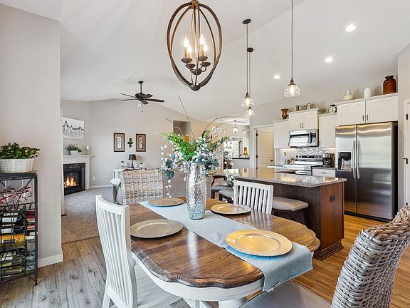 3rd image of 1016 Provence Ln