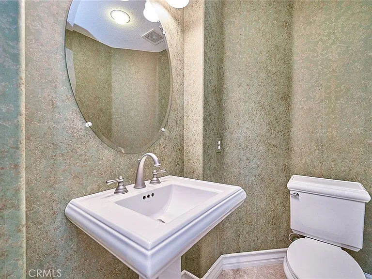 7870 Sanctuary — Photo 33
