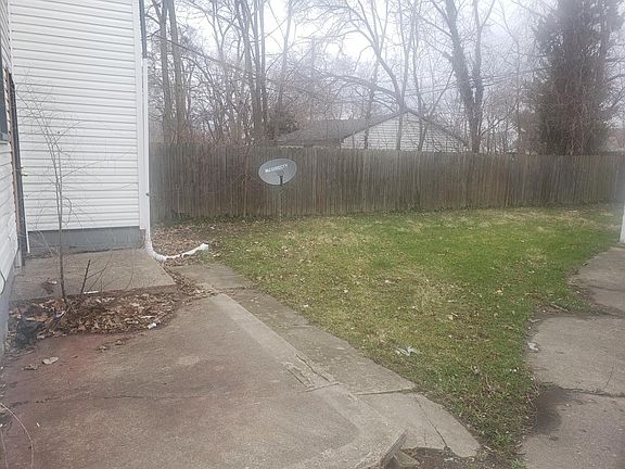 3rd image of 19964 Moenart St