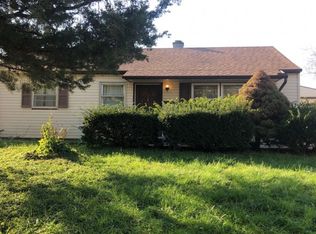 2310 S Englewood Ct, Independence, MO 64052