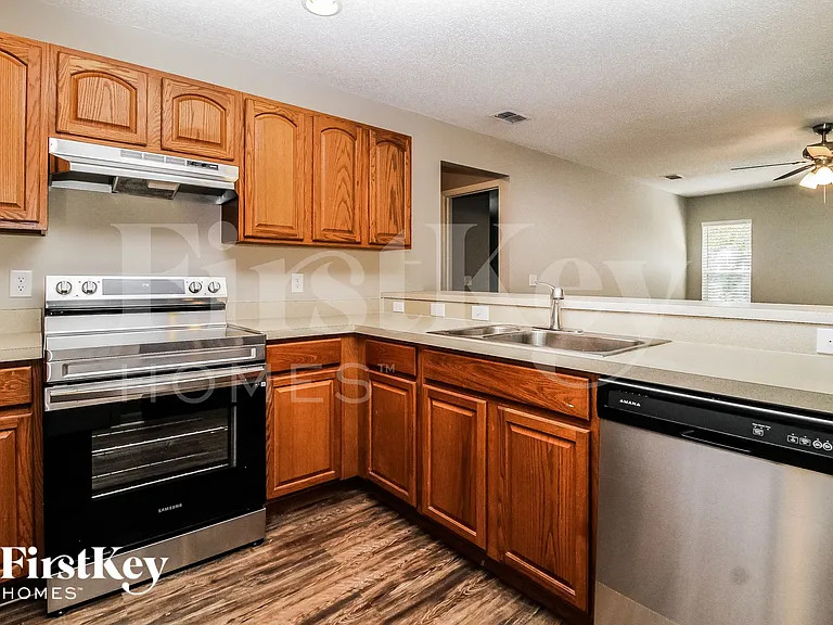 2579 Coachman Dr — Photo 7