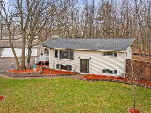 4891 Woodridge Dr, Hermantown, MN 55811