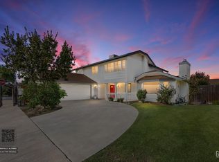 5700 Panorama Crest Dr, Bakersfield, CA 93306