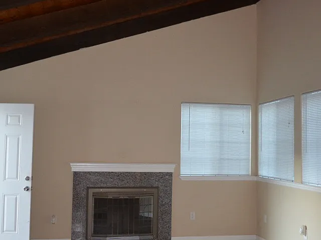 3 bed, 1200 sqft, $2,375 — Photo 3