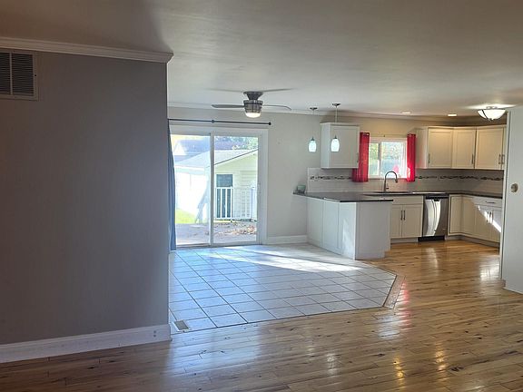 2nd image of 808 Shady Ln