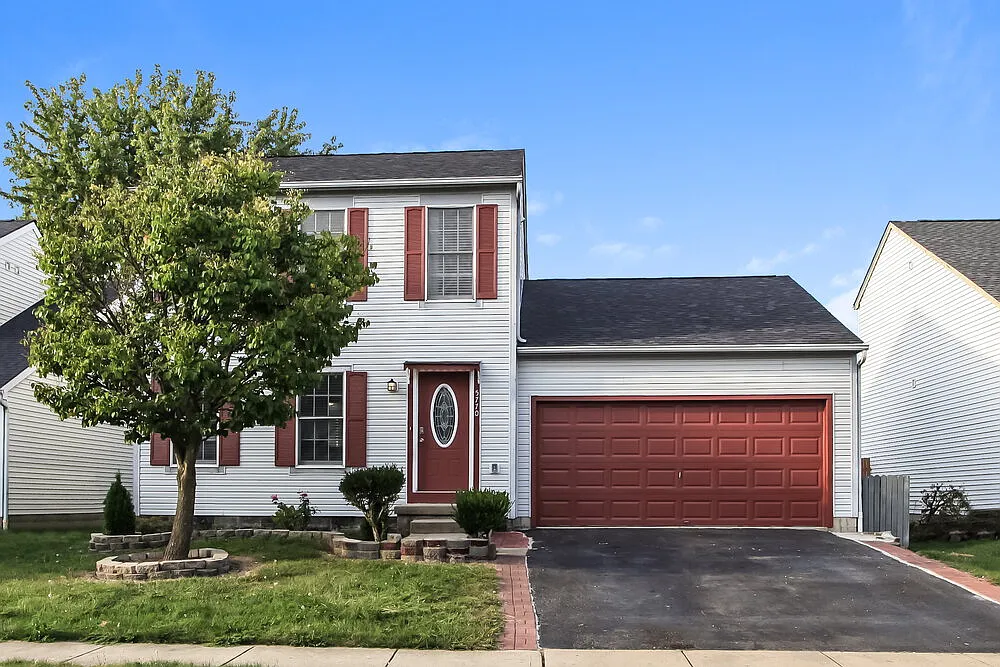 3 bed, 2.5 bath, 1674 sqft, $2,460 — Photo 1