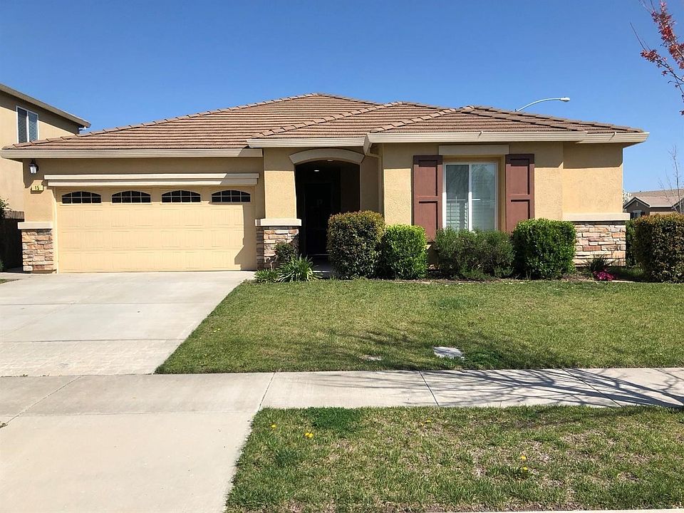 1st image of 15 Shirleen Dr