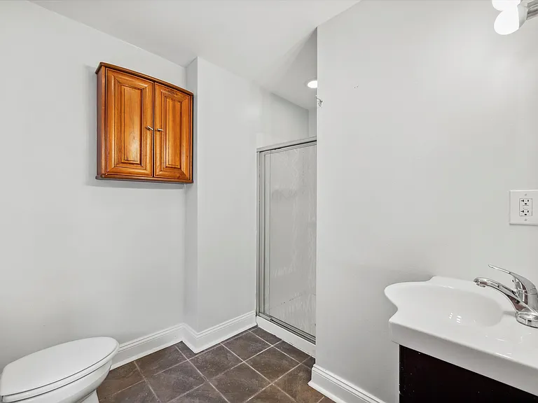 1730 Monument St — Photo 12