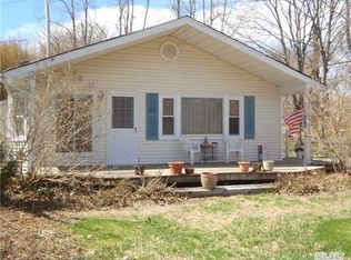 21 Collins Ave, Eastport, NY 11941