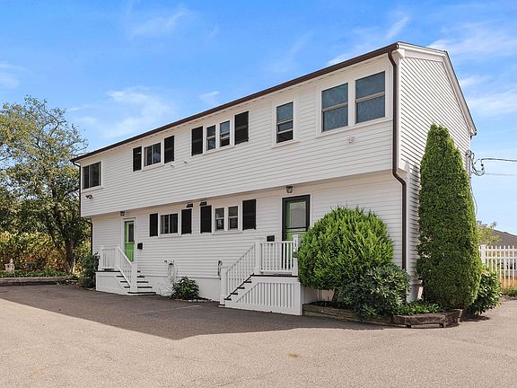 2nd image of 62 Eastern Point Rd #2