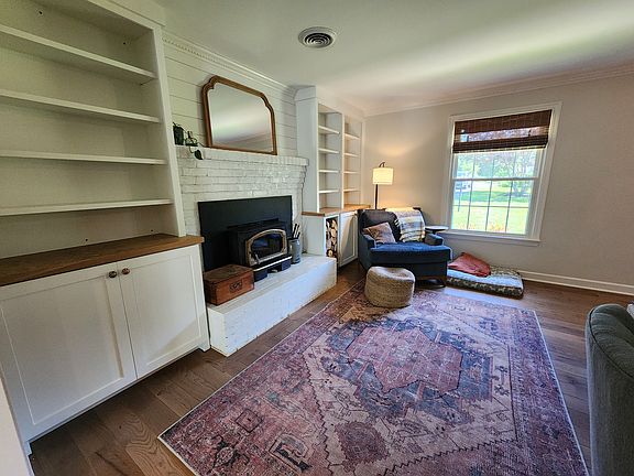 2nd image of 3702 Blueberry Dr