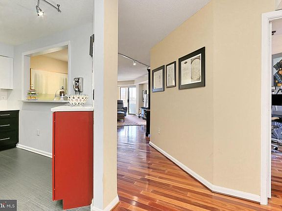 2nd image of 2151 JAMIESON AVENUE #608