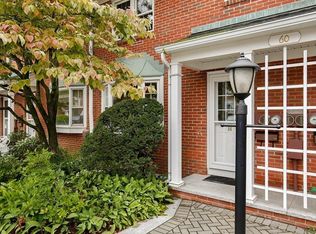 60 Lake St APT H, Winchester, MA 01890