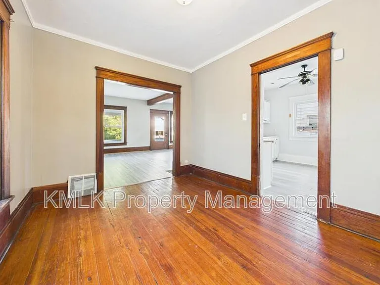701 Kling St — Photo 11