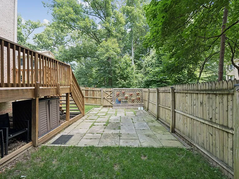 7401 Willshire Hunt Ct — Photo 40
