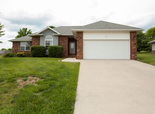 505 Chandler Dr, Willard, MO 65781