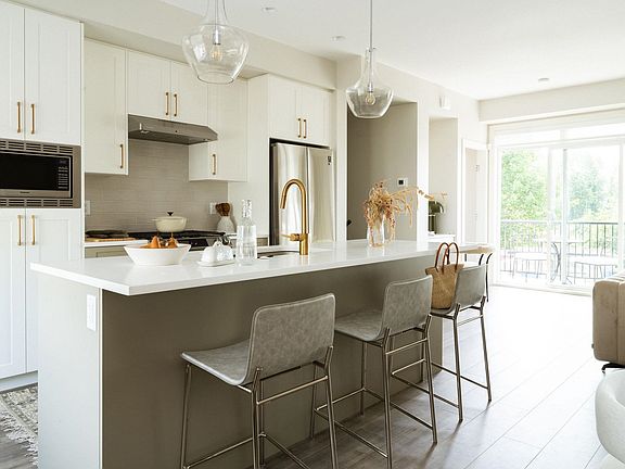 2nd image of 1833 165a St #137