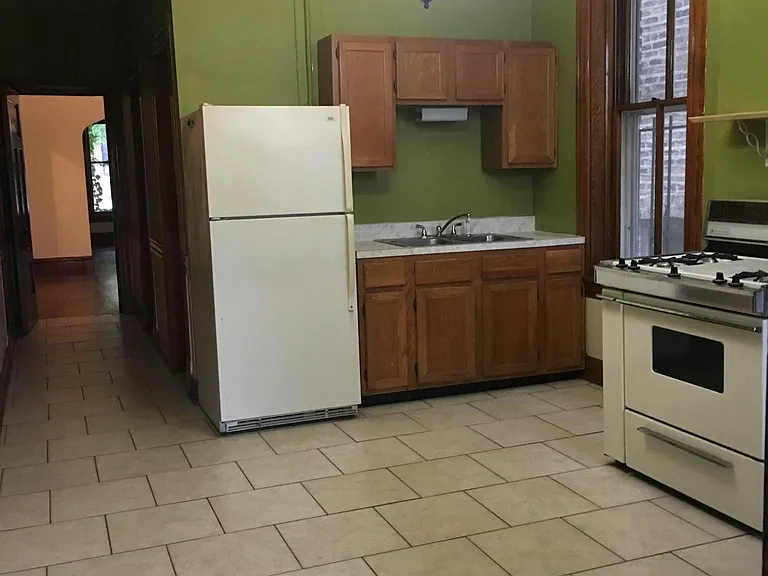 912 N Hoyne Ave #1 — Photo 5