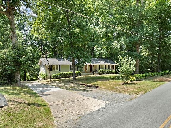 2nd image of 7 Thrushwood Rd NE