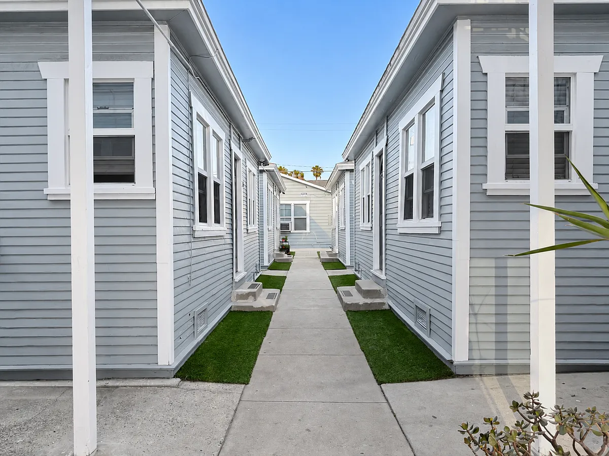 Building Photo - 1706 Sherman Pl #1706