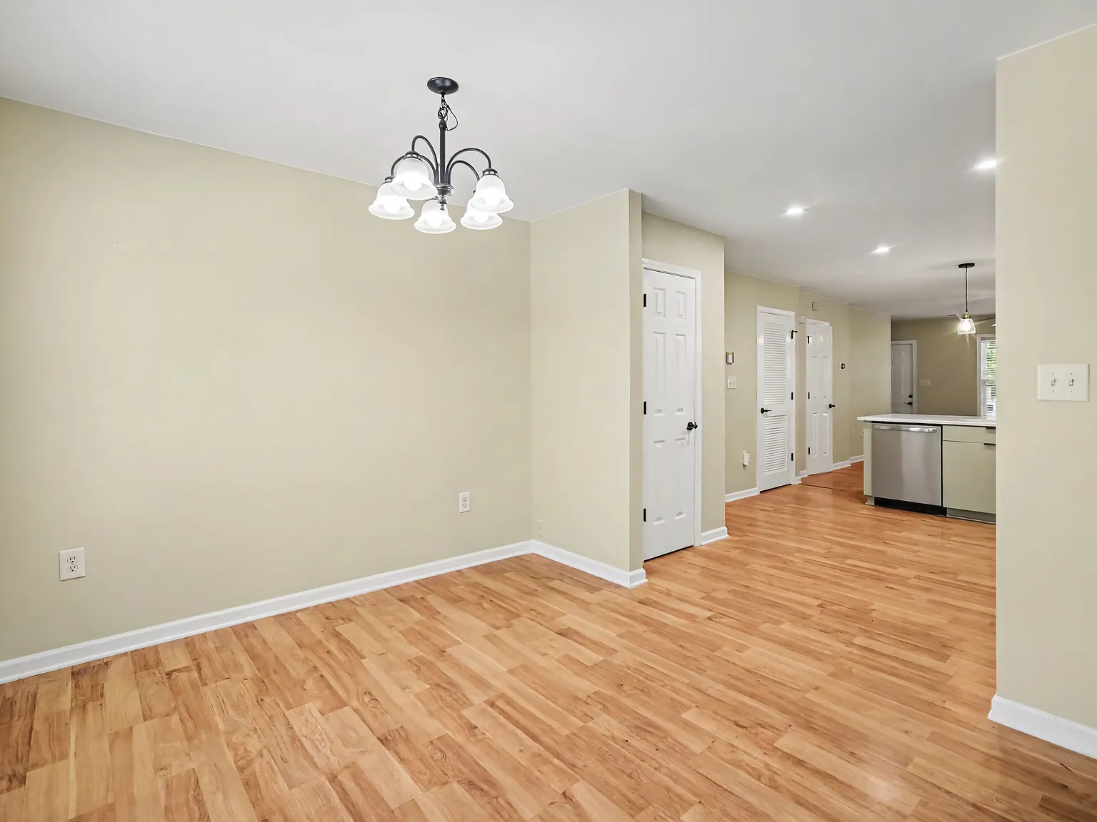 116 Locomotive Ln — Photo 4