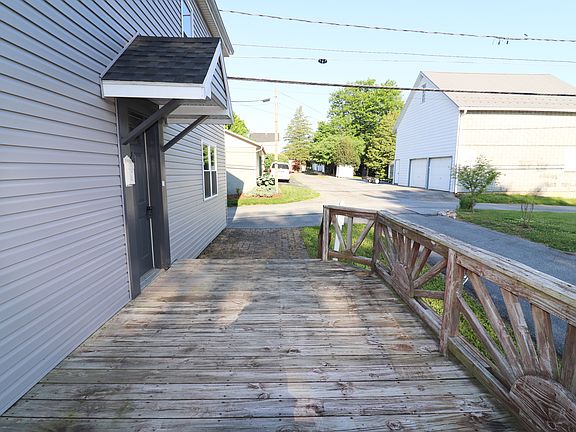 3rd image of 217 Raspberry Ln