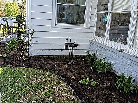 3rd image of 816 Glenn Ct