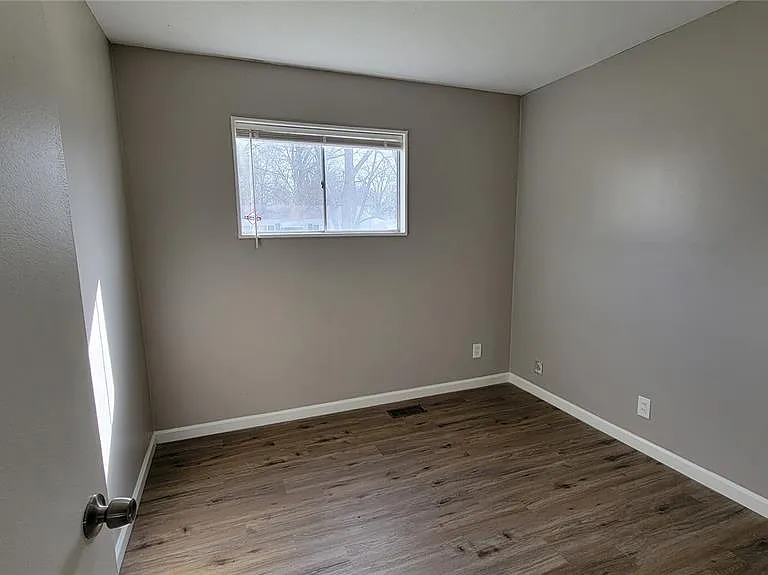 227 Meadowcrest Dr — Photo 7