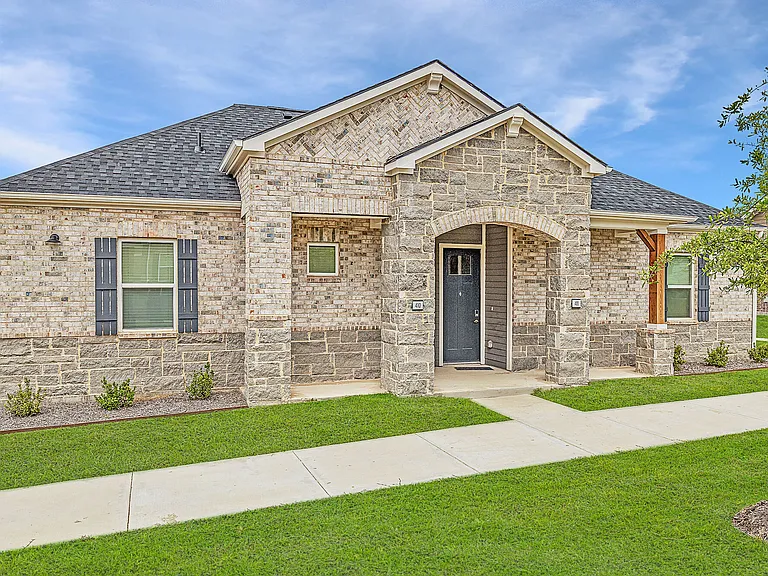 VLux Stoneridge — Photo 73