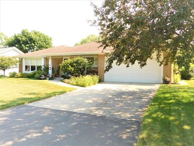 1101 W Glen River Rd, Glendale, WI, 53217