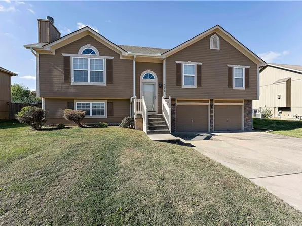 524 Chardonnay Ave, Raymore, MO 64083