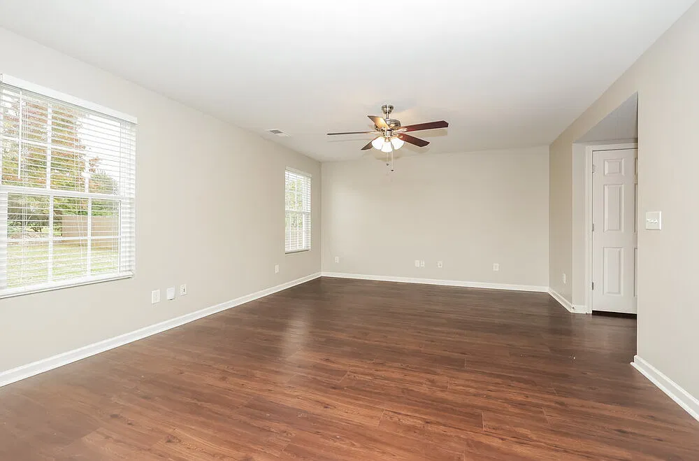 3 bed, 2.5 bath, 1794 sqft, $2,130 — Photo 4
